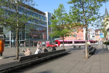 Erfurt DE ulice s nástupem na tramvaje